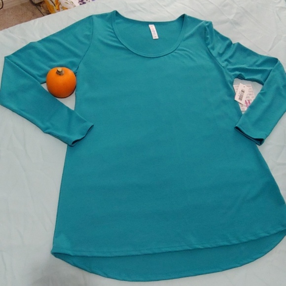 LuLaRoe Tops - LuLaRoe Lynnae